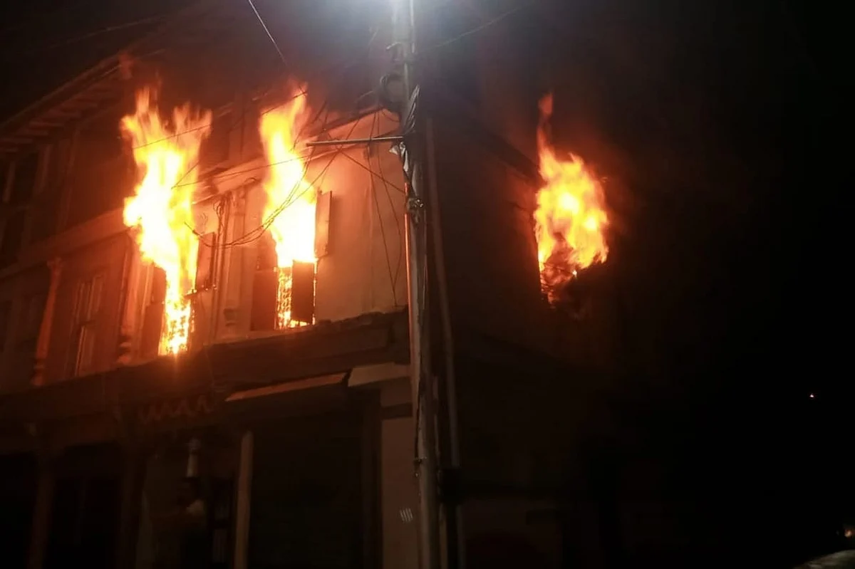 नंदुरबारात आग, लाखोंचे नुकसान