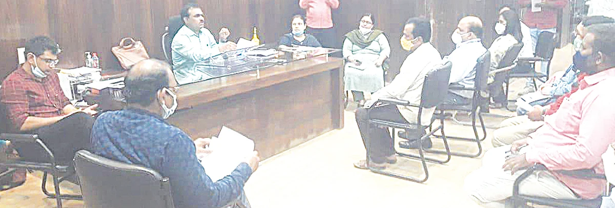 महापालिकेत लसीकरणासाठी बँक अधिकार्यांची बैठक