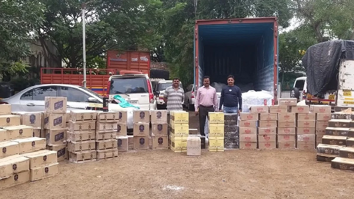 नाशकात लाखोंचा अवैध मद्यसाठा जप्त
