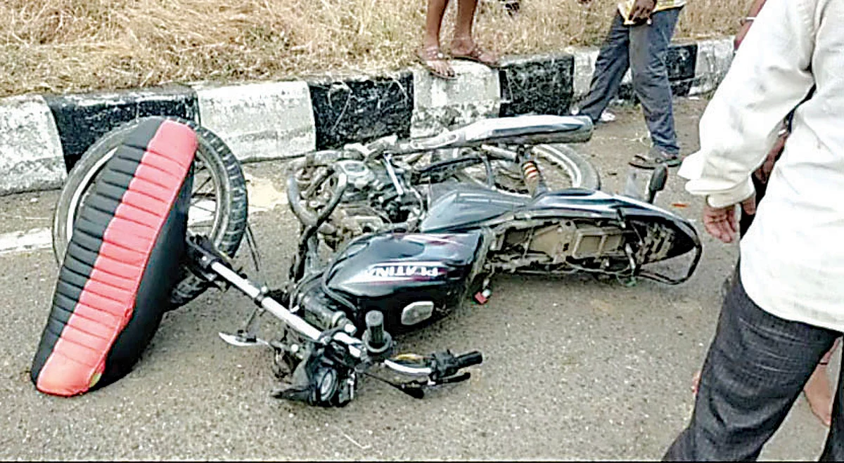 महामार्गावर पुन्हा 'त्याच' वळणावर अपघात