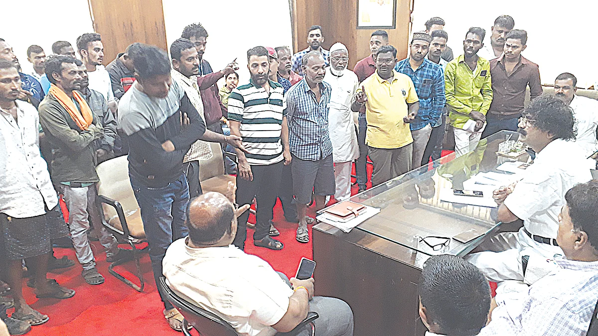 घंटागाडी कामगारांचे दोन महिन्यांचे वेतन थकित