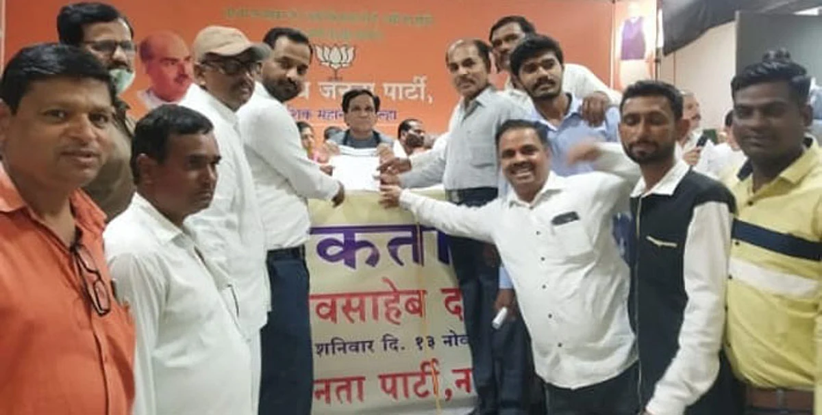 उड्डाणपूल करा किंवा रेल्वे गेट खुले करा