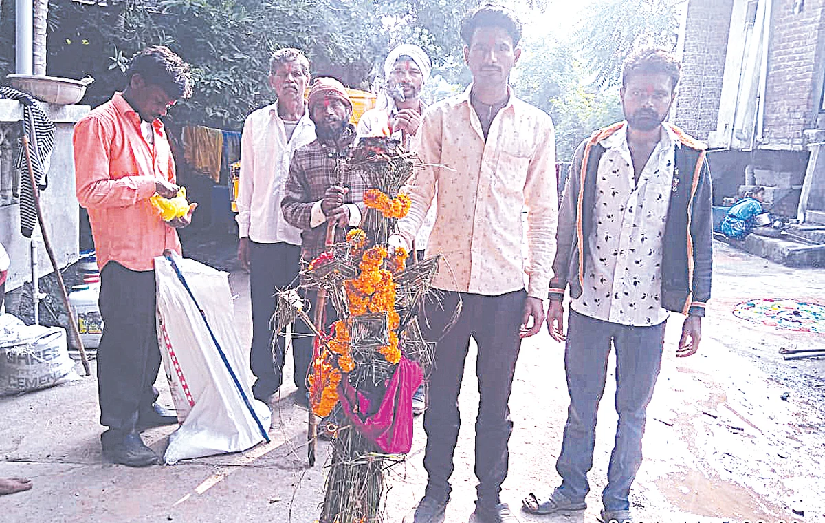 सुनसगावात धनगर समाजातर्फे दिवाळीत अजुनही पाळली जातेय ही प्रथा !