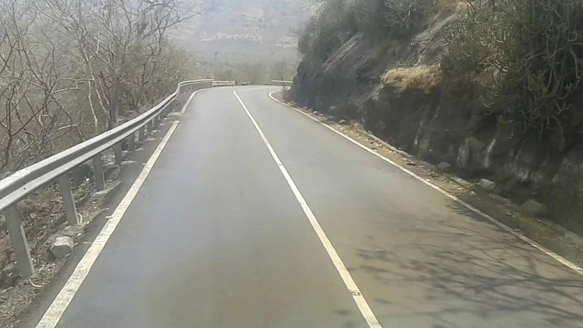 कन्नड घाट अवजड वाहतुकीसाठी रात्री खुला