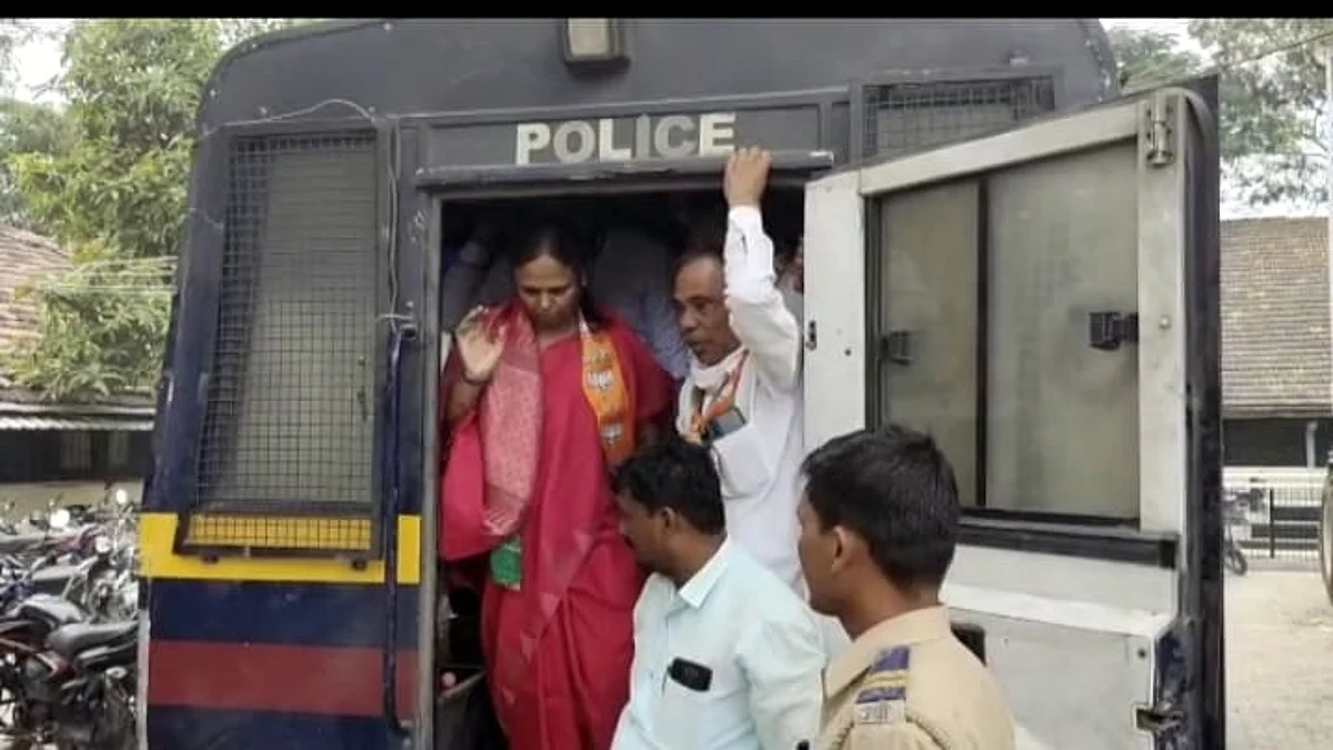 VIDEO : आ. राजळे यांच्यासह भाजपचे आंदोलक पोलिसांच्या ताब्यात
