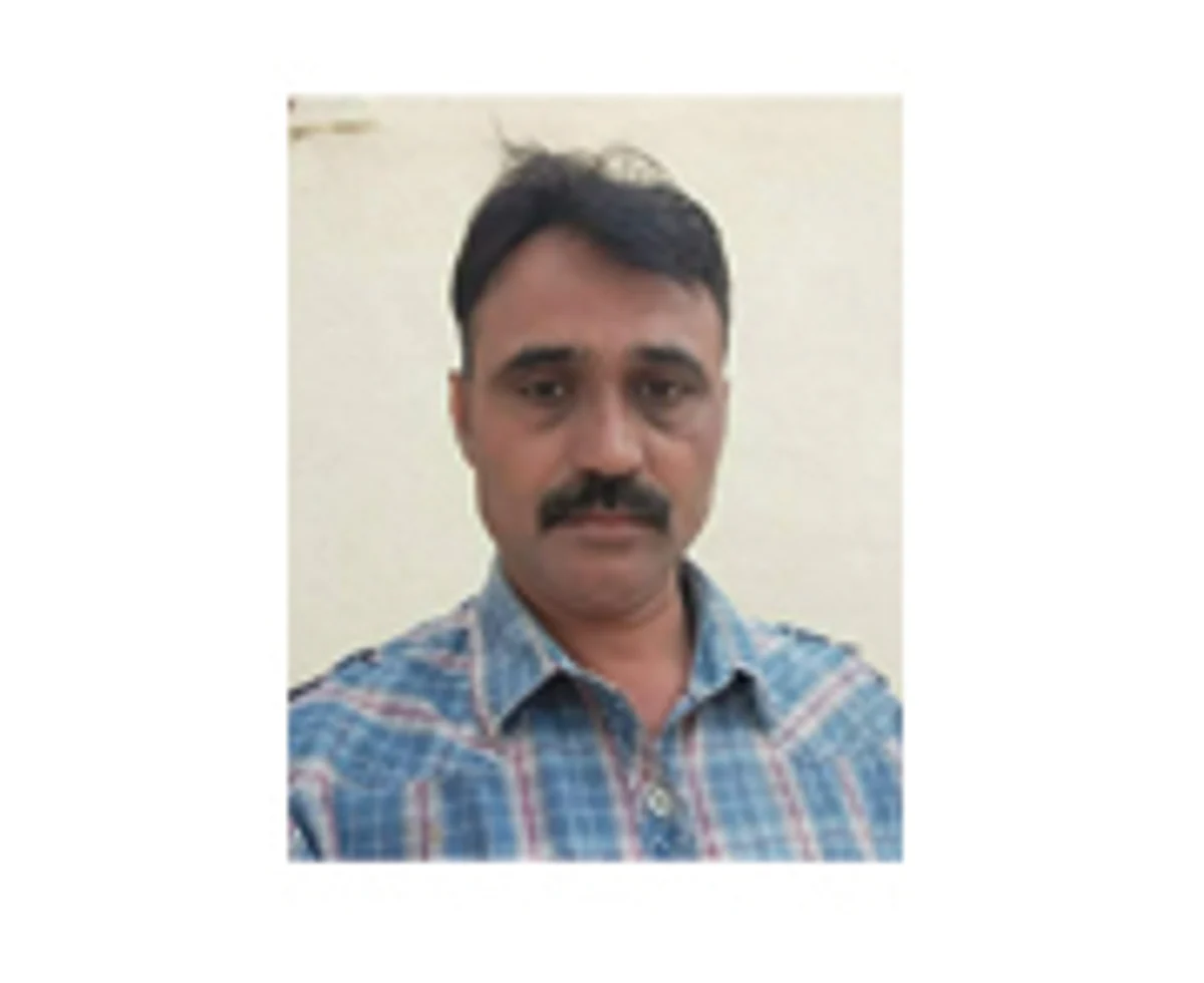 खोटे गुन्हे दाखल केल्याने पोलीस ठाण्यात घेतले विष