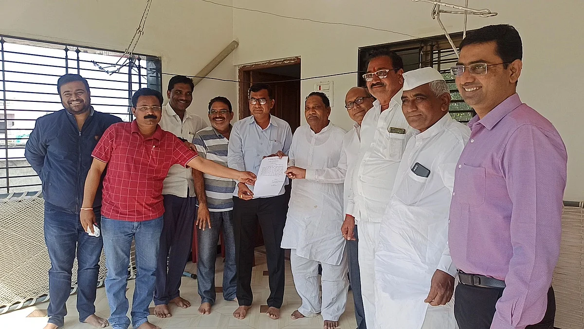काँगेसच्या उमेदवार जनाबाई महाजन यांचा माजी आमदार अरुण पाटील यांना पाठिंबा