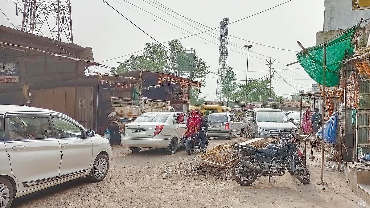 सप्तशृंगी गडावर वाहतूककोंडी; भाविकांसाठी डोकेदुखी