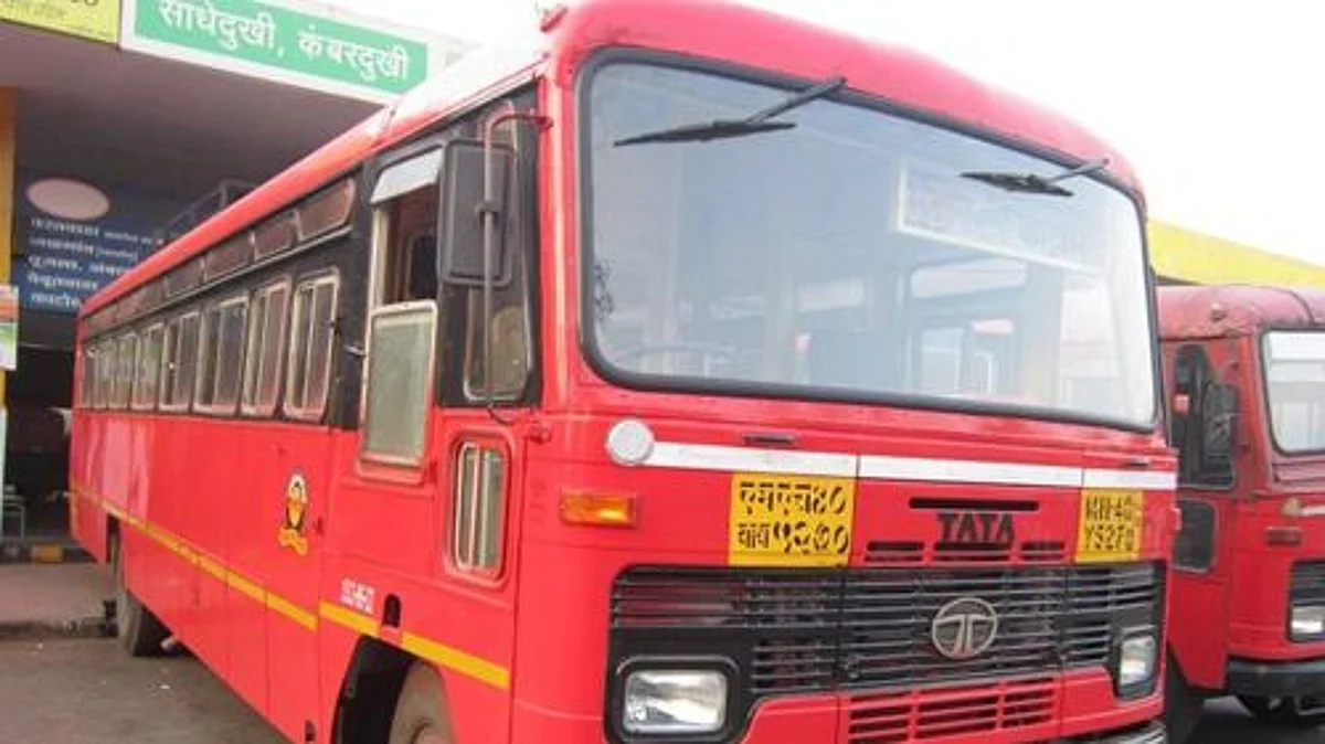 एसटी सेवकांच्या संपाला हिंसक वळण?