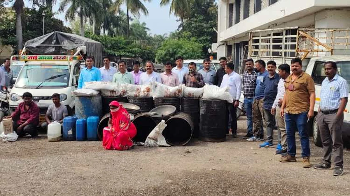 गोंधवणी येथील अवैध गावठी हातभट्टी दारू अड्डे उद्ध्वस्त