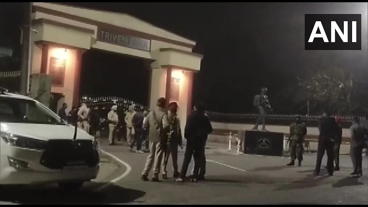 पठाणकोटमधील आर्मी कॅम्पच्या गेटवर ग्रेनेड हल्ला