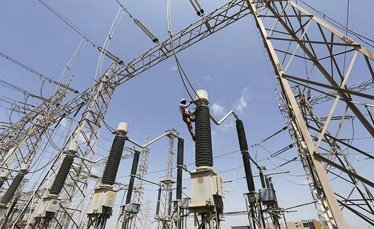 पिंपरी निर्मळ येथे शेती वीजपुरवठ्याचा बट्ट्याबोळ