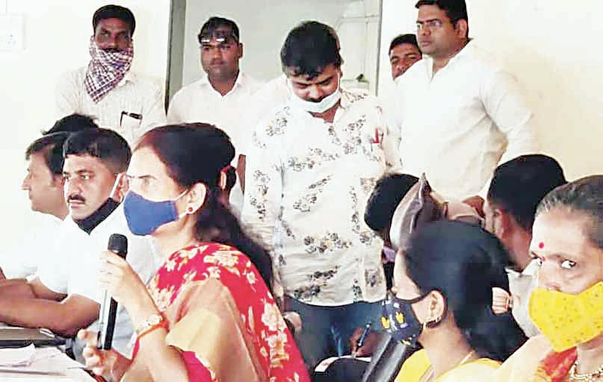 ‘योजनांची अंमलबजावणी करा’