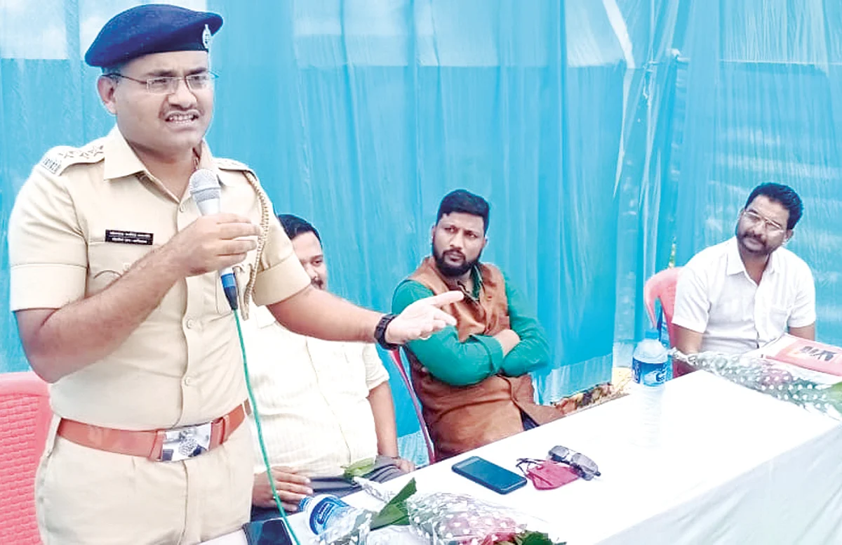आग लावण्यापेक्षा ती विझवण्याचा प्रयत्न करा