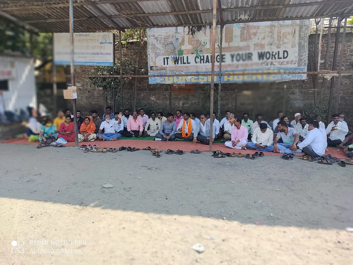 एसटी कामगारांच्या संपामध्ये आता शेवगाव आगाराचे कर्मचारीही सहभागी