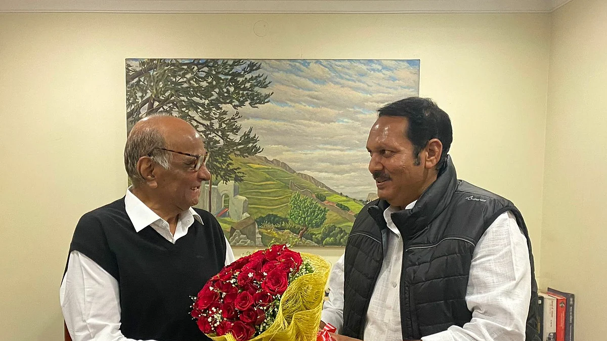उदयनराजे भोसलेंनी घेतली शरद पवारांची भेट; तर्क-वितर्कांना उधाण