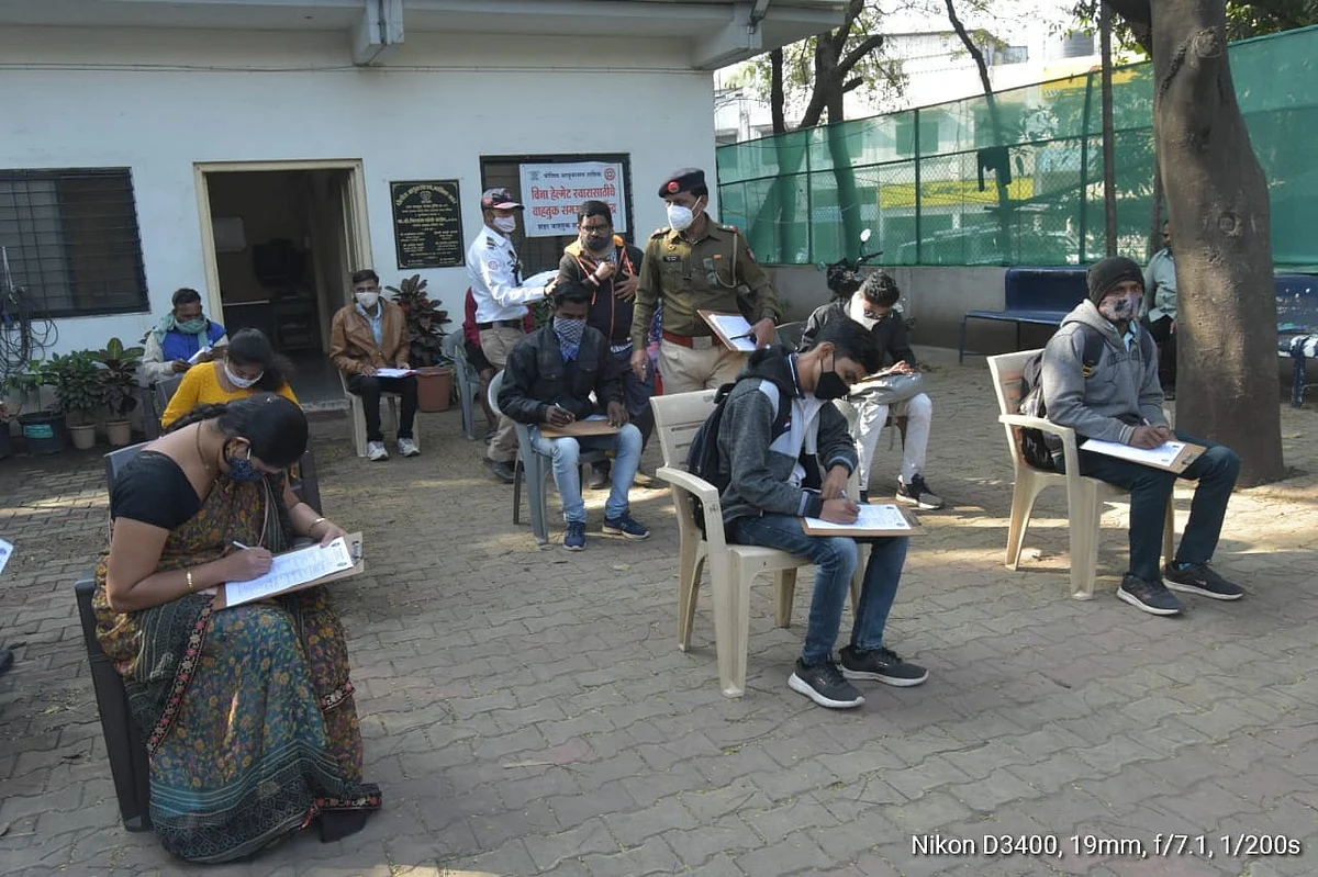 परीक्षेपेक्षा हेल्मेट बरे; परीक्षेला काही सुचत नाही, लिहायला काही जमत नाही