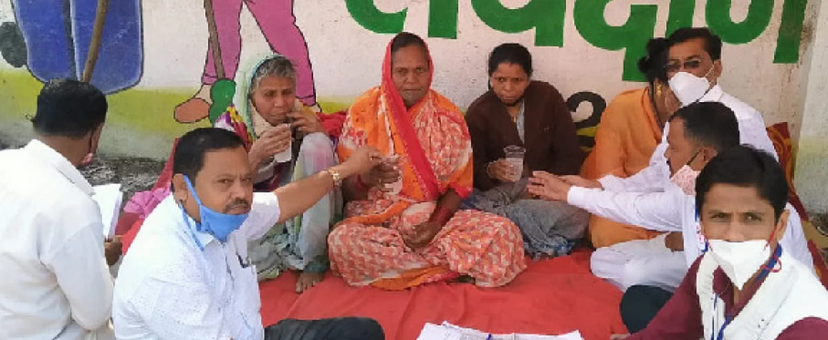 तहसीलदारांच्या लेखी आश्वासनानंतर उपोषण सोडले