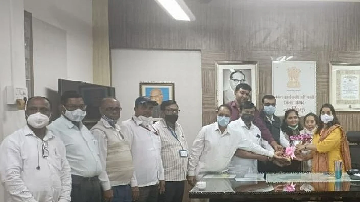 जिल्हा परिषदेच्या १३ पशुधन पर्यवेक्षकांना पदोन्नती