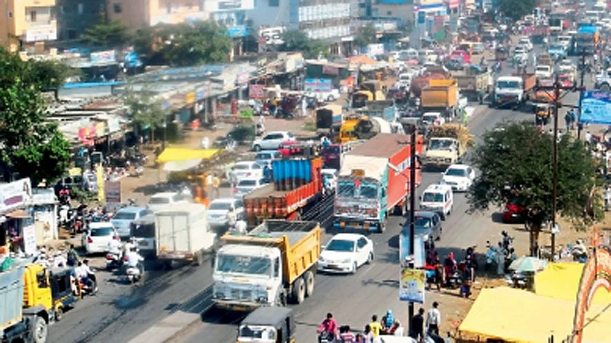 नगर-पुणे महामार्गावरील वाहतुकीत बदल