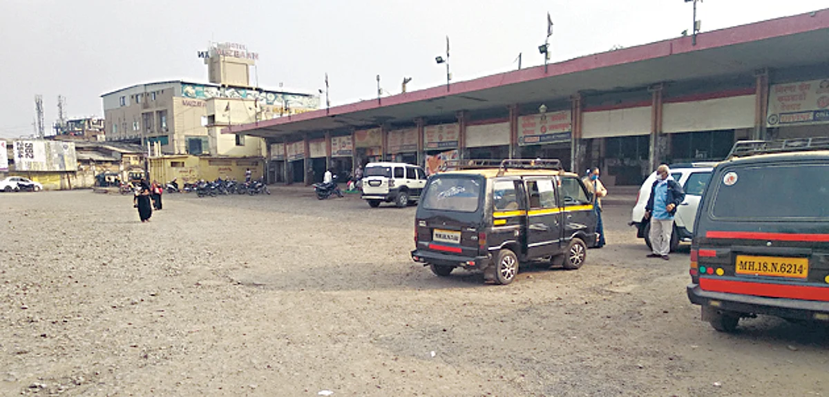 मालेगाव वार्तापत्र: विद्यार्थ्यांची परवड कधी थांबणार ?
