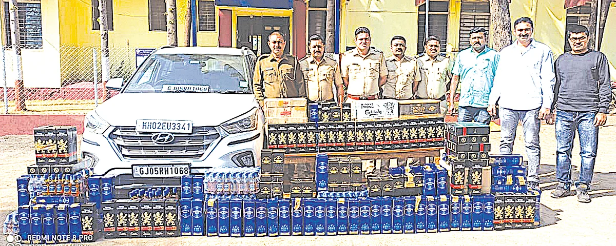एकाच कारचे दोन क्रमांक; मद्यतस्करी उघड