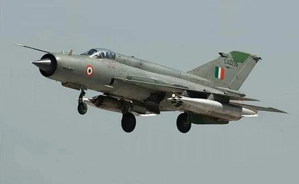 भारतीय हवाई दलाचं MiG-21 विमान कोसळलं; पायलटचा मृत्यू