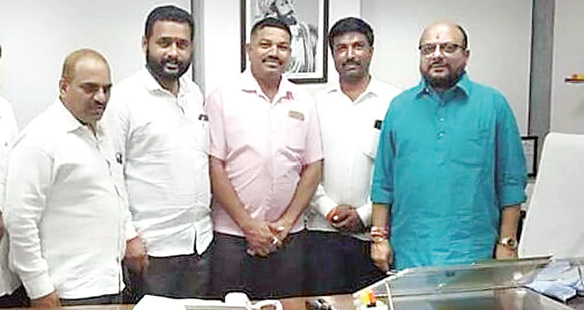 सोळा गाव पाणीपुरवठा संदर्भात पाणीपुरवठा मंत्र्यांना साकडे