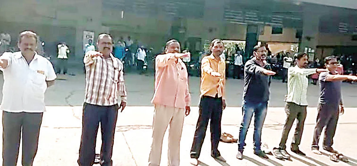 एसटी कामगार संपावर ठाम