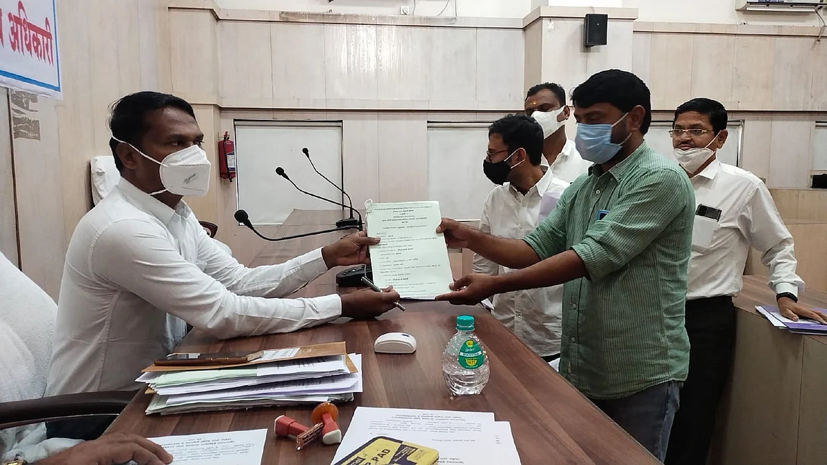 शिर्डीत 4 जागांसाठी 5 अपक्ष उमेदवारी अर्ज दाखल