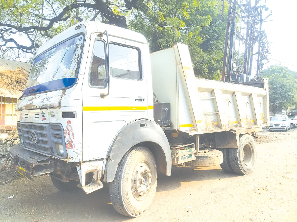गुजरातच्या पावत्यांवरुन जळगावात वाळूची सर्रासपणे अवैध वाहतूक