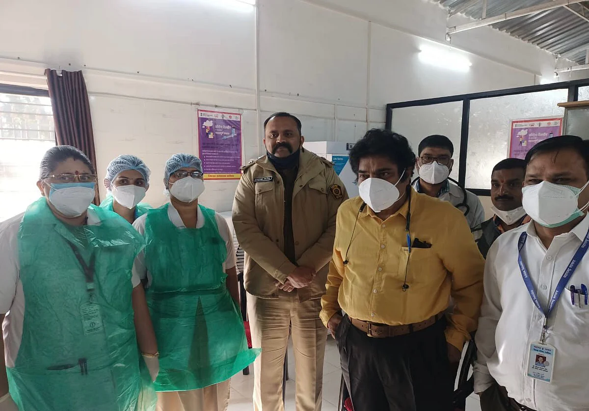 नाशकात आजपासून दिला जातोय 'प्रिकॉशन डोस'; 'इतके' हजार हेल्थ वर्कर्स पात्र