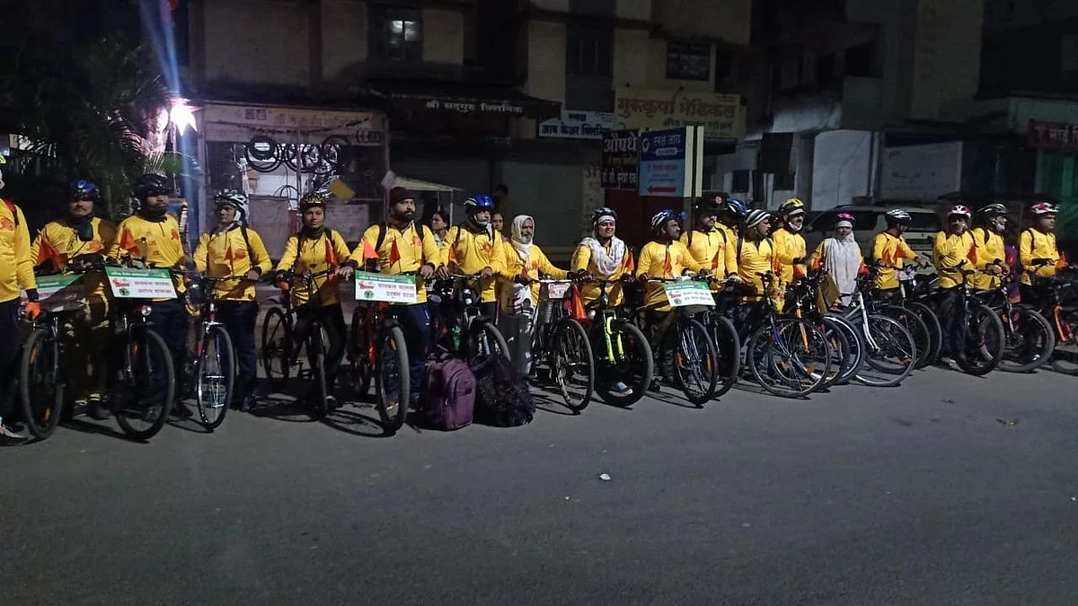 पर्यावरण संवर्धनाचा संदेश देत नाशिक-शेगाव सायकल वारीचे प्रस्थान