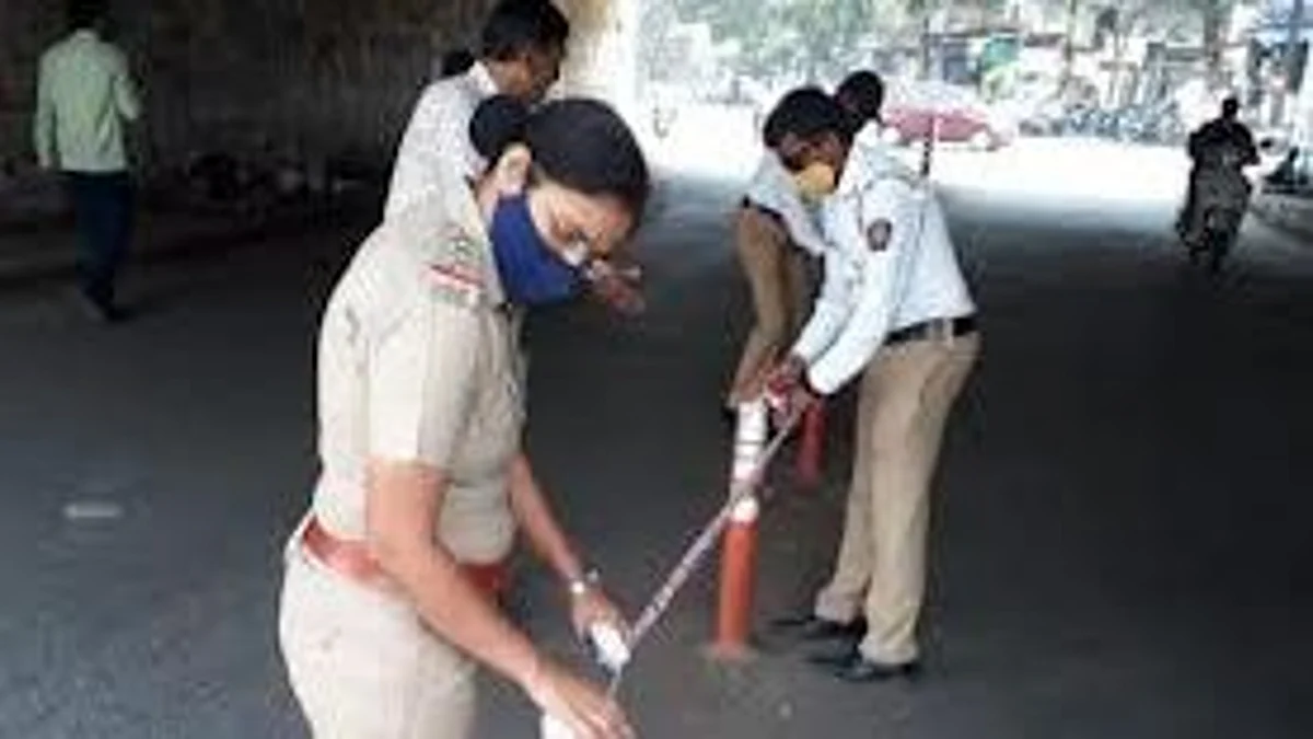 Divider in underpass eases traffic woes