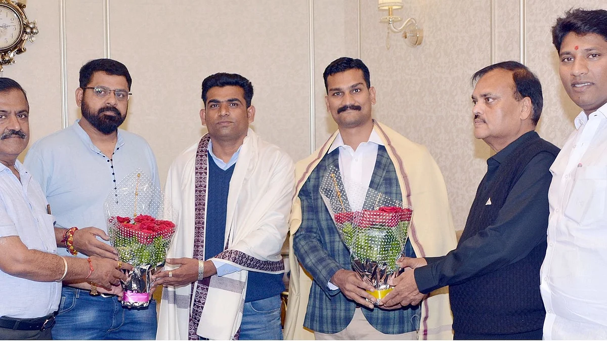 गुगळे, जामदार 'अर्बन'चे तज्ञ संचालक