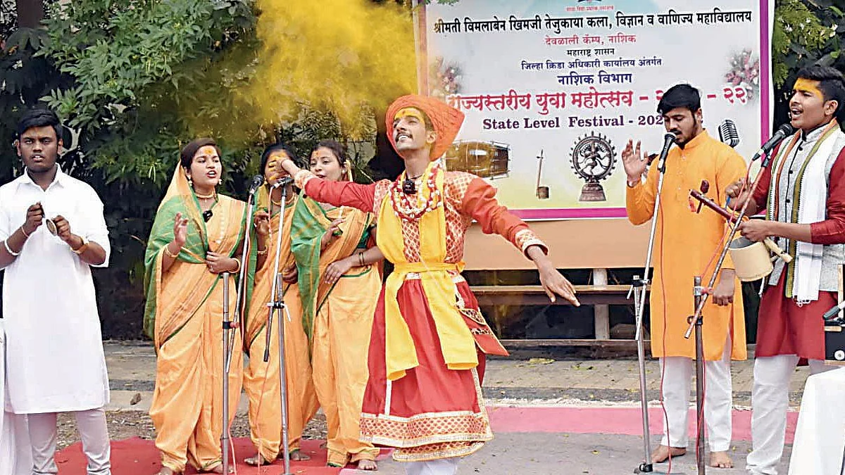 युवा महोत्सवात एसव्हीकेटीची बाजी
