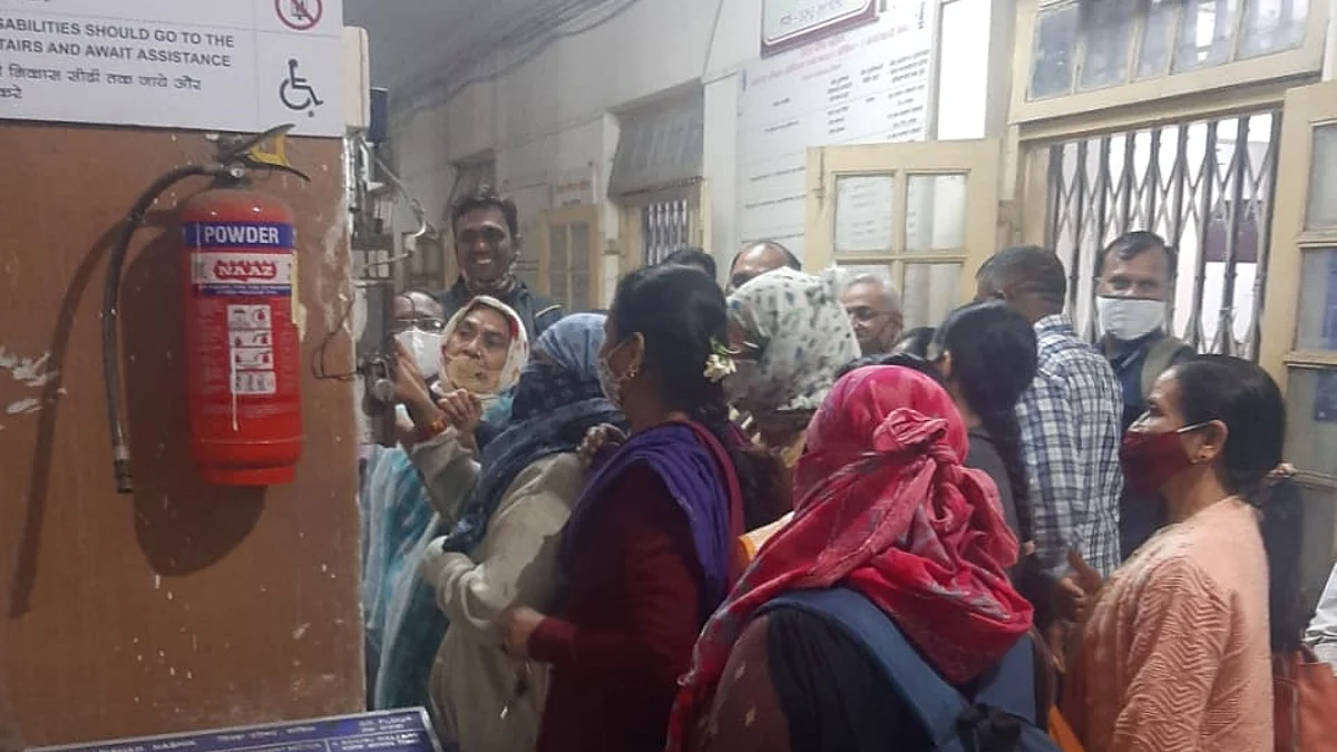 बायोमेट्रिक हजेरीला स्थगिती; निर्णय लेटलतीफांच्या पथ्यावर