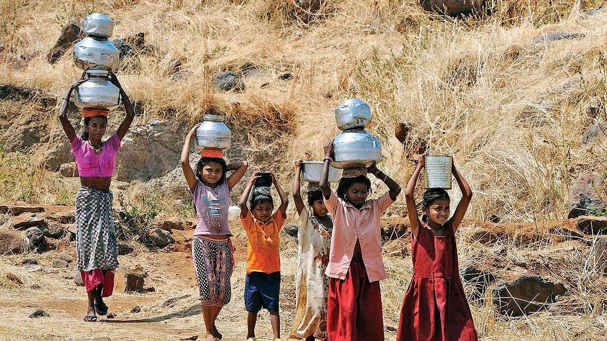 मुबलक पावसानंतरही ३४१ गावे टंचाईच्या छायेत