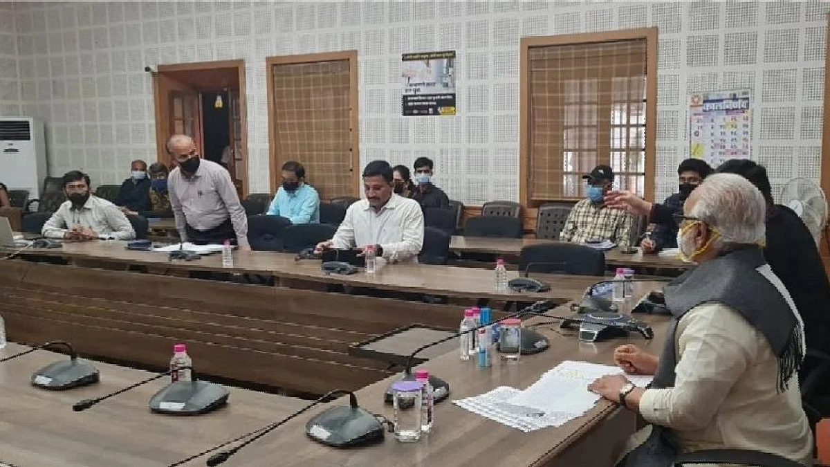 जिल्ह्यातील पर्यटनस्थळे होणार बंद; करोना आढावा बैठकीत भुजबळांचा इशारा
