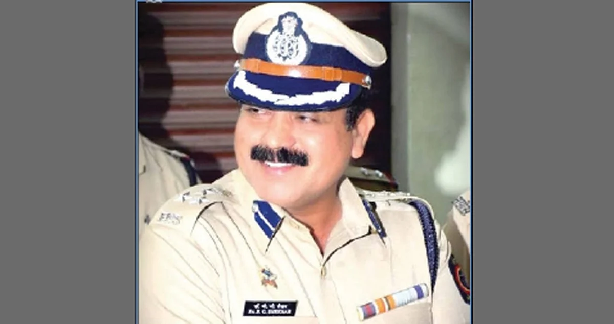पोलीस उपमहानिरीक्षक सात दिवस जिल्हा दौर्यावर