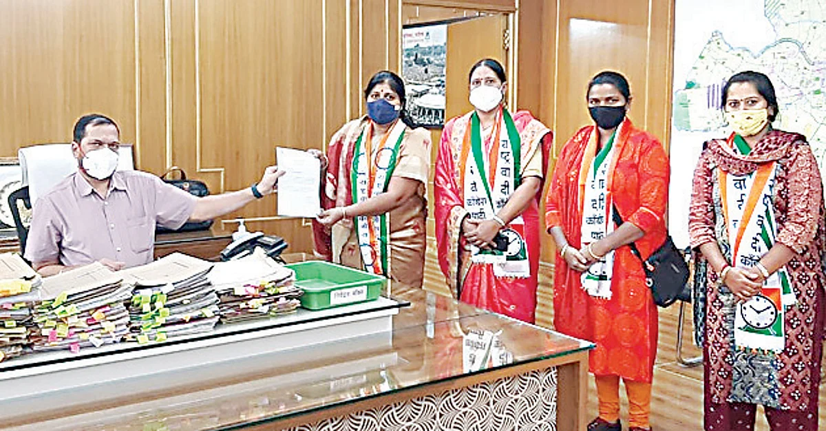 पाचशे चौरस फुटांवरील घरपट्टीत सूट मिळावी