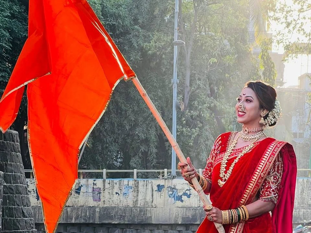 मराठी बिग बॉस कलाकार मिनल शहा हलविणार शिवजन्माचा पाळणा