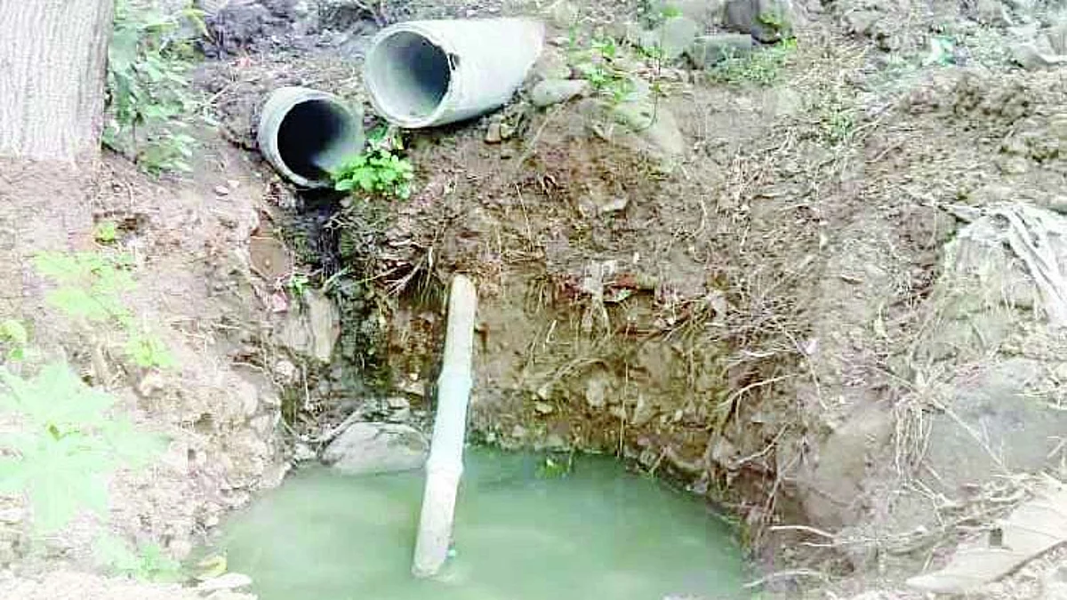 भूमिगत गटारीचेकाम निकृष्ट; जि.प.सदस्याची सीईओंकडे तक्रार