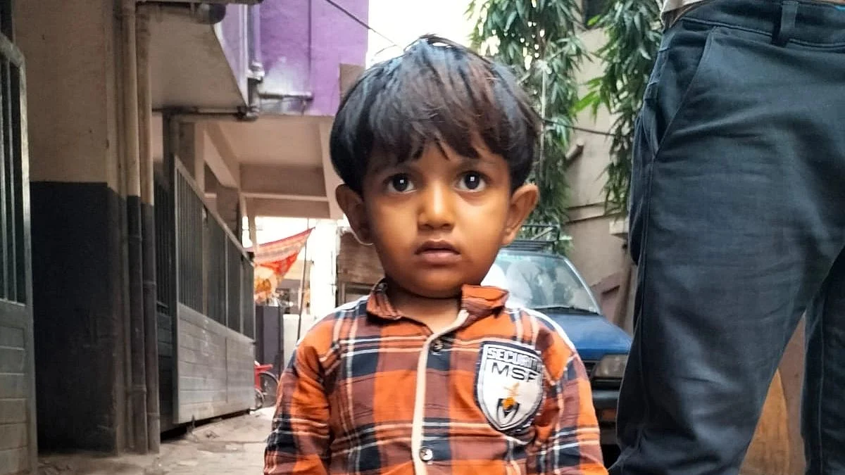 Video : दैव बलवत्तर! तिसऱ्या मजल्यावरून पडूनही तीन वर्षीय चिमुकला सुखरूप