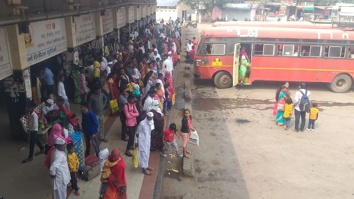 चाळीसगाव आगारातून लालपरिची चाके पुन्हा गतीमान