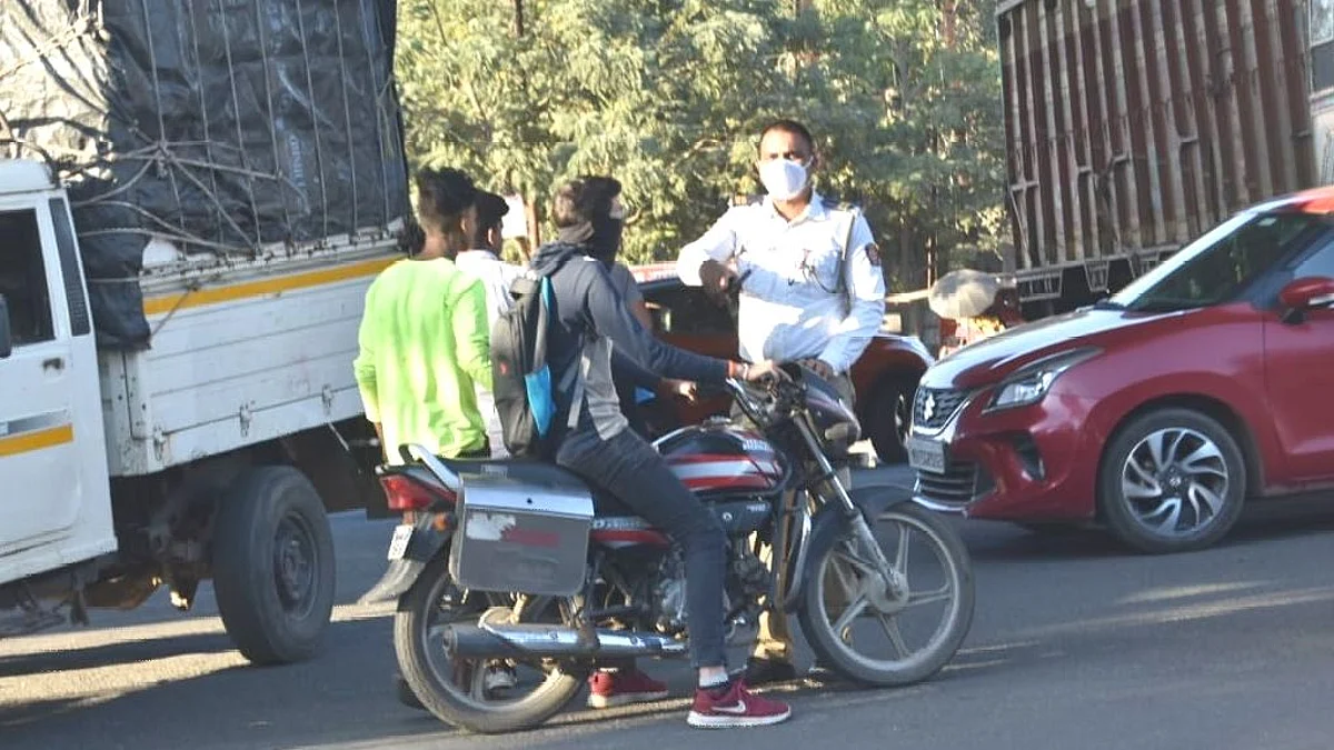 आज पासून हेल्मेटसक्ती अधिक तीव्र