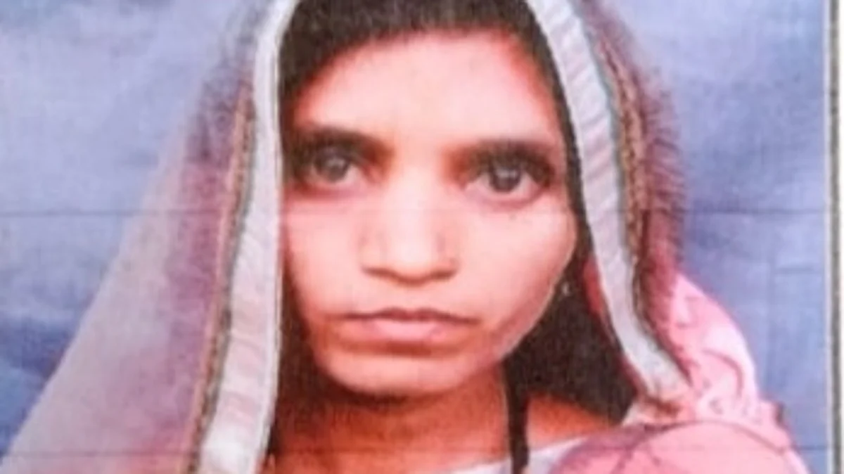 पतीने पत्नीच्या डोक्यात लोखंडी कुस्सा मारून केले ठार, पोलिसांनी ठोकल्या बेड्या