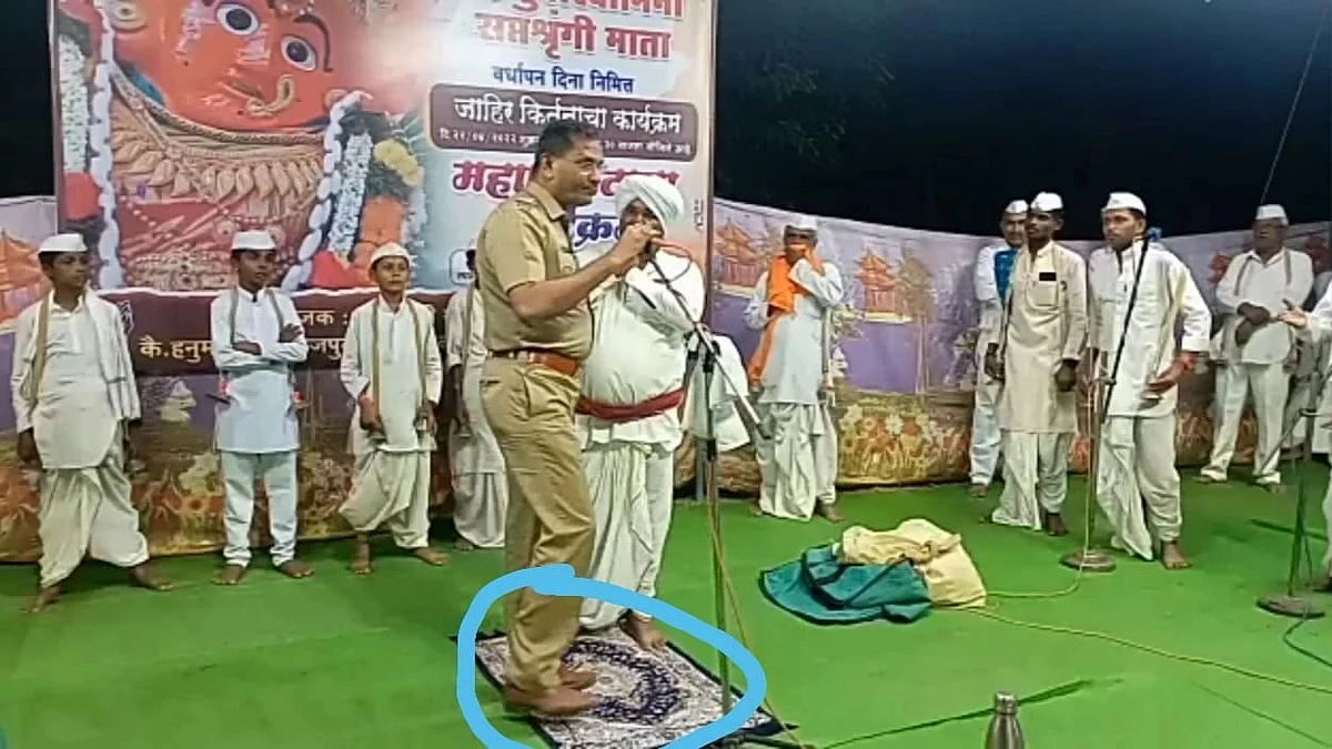 Video चाळीसगाव : नारदाच्या गादीचा पोलीस निरिक्षाकडून अवमान
