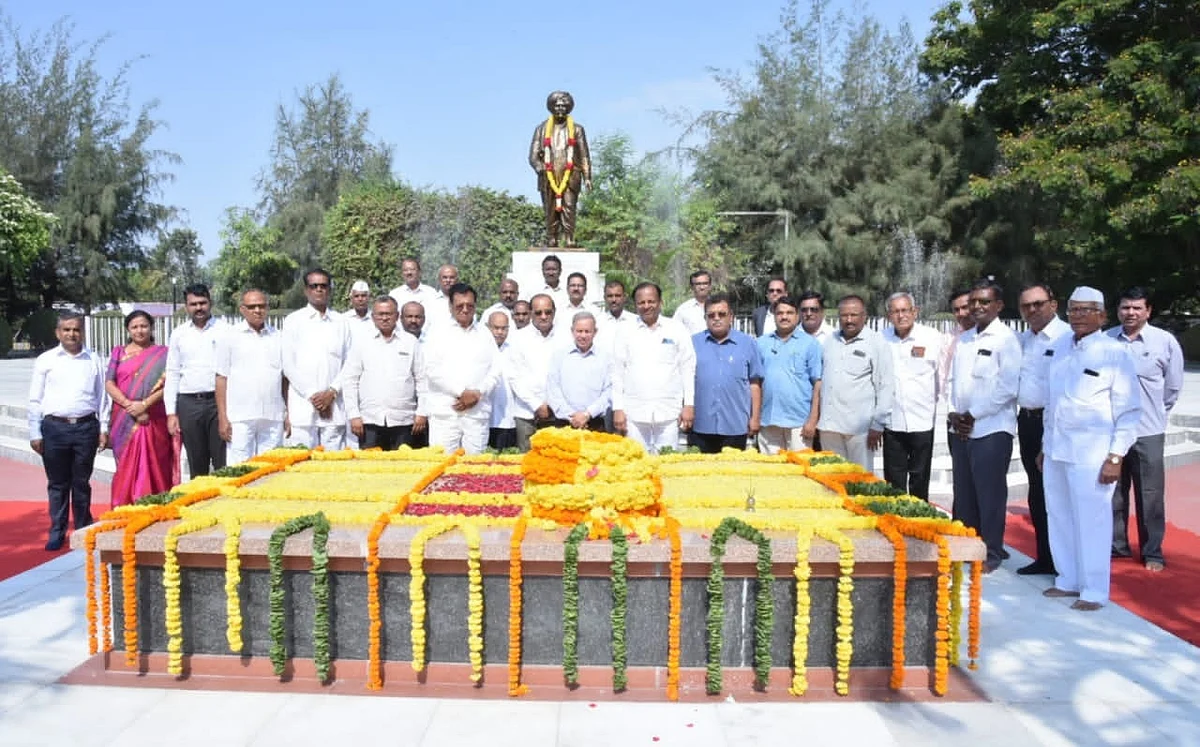 सहकाराला सेवा क्षेत्रातही आता प्रवेश करावा लागेल - मराठे