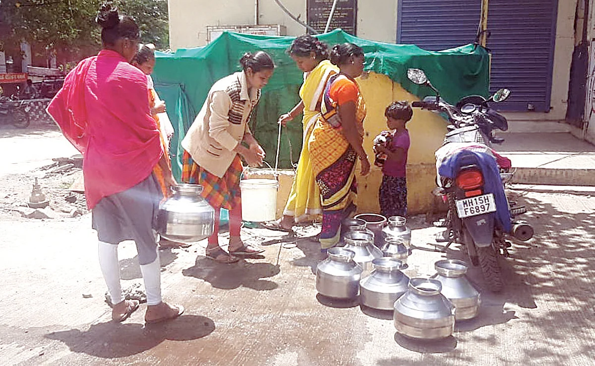 उगाव, शिवडीत पाच दिवसाआड पाणीपुरवठा